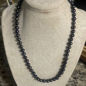 Elegant Black Pearl Necklace
